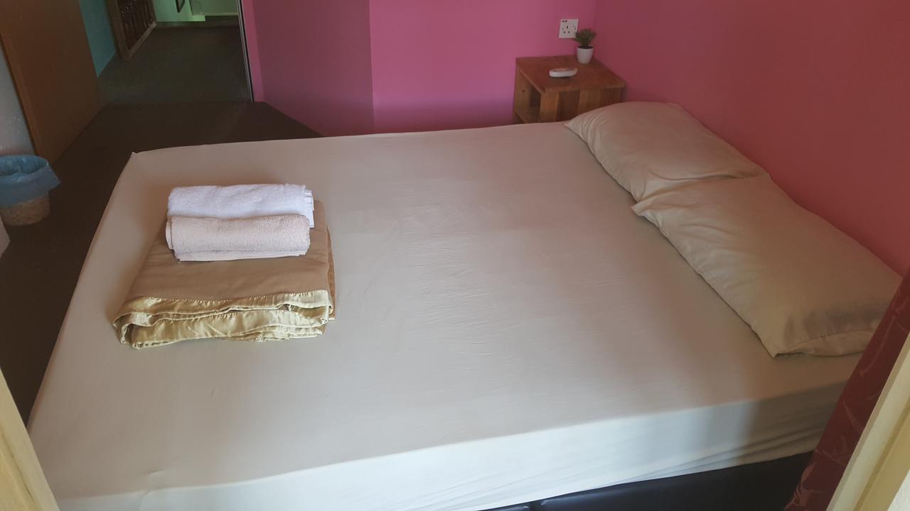 28 Bahari Hotel Джордж Таун Екстериор снимка